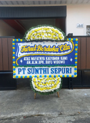 Papan Bunga Duka di Mompang