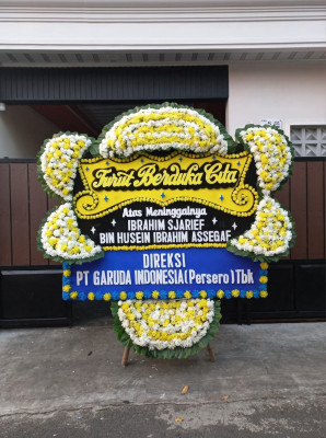 Papan Bunga Duka di Mompang