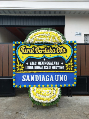 Papan Bunga Duka di Mompang